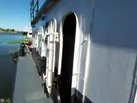 Tàu kéo để bán
