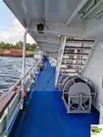 Tàu du lịch để bán
