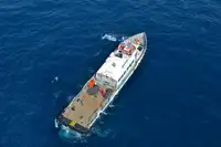Tàu cung cấp để bán