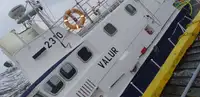 Thuyền làm việc rao bán