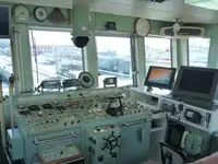 Tàu container để bán