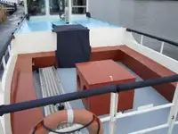 Sà lan để bán