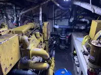 Tàu kéo lưới để bán