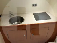 Tàu khảo sát để bán
