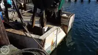 Tàu kéo lưới để bán
