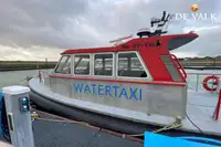 Tàu chở thủy thủ đoàn để bán