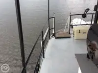 Tàu kéo để bán