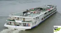Tàu du lịch để bán