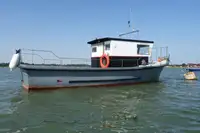 Tàu kéo để bán