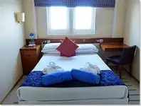 Tàu du lịch để bán