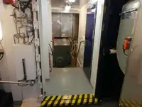Tàu container để bán