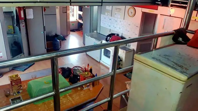Tàu kéo để bán