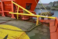Tàu cung cấp cho giàn khoan (PSV) để bán