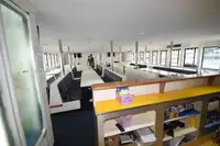 Tàu hai thân để bán