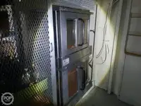 Tàu du lịch để bán