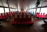 Tàu hai thân để bán