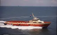 Tàu cung cấp rao bán
