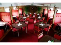 Tàu container để bán