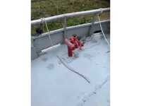 Tàu làm việc để bán