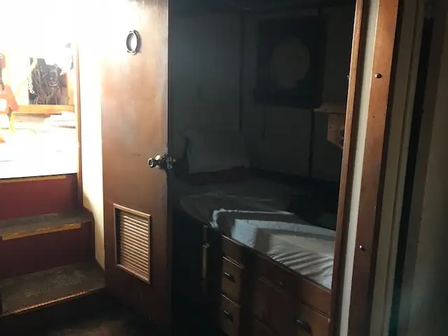 Tàu kéo để bán