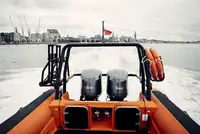 Thuyền phao cứng để bán