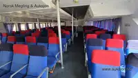 Tàu hai thân để bán