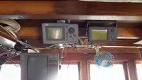 Tàu kéo lưới để bán