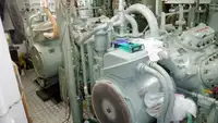 Tàu câu dài để bán