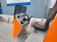 Tàu làm việc để bán