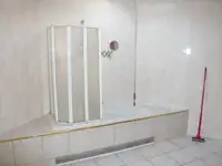Sà lan để bán