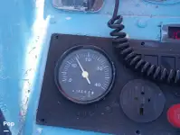 Tàu chở khách và hàng hóa để bán