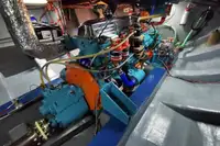 Tàu làm việc để bán