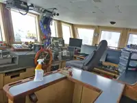 Tàu câu dài để bán