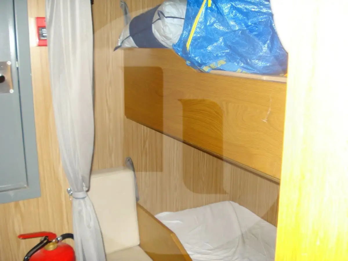 Tàu kéo lưới để bán