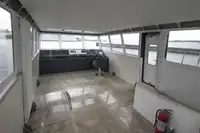 Tàu chở thủy thủ đoàn để bán
