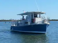 Tàu chở khách để bán