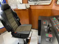 Tàu kéo để bán