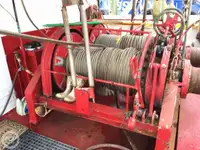 Tàu kéo lưới để bán