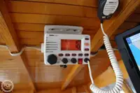 Tàu chế biến cá để bán