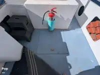 Tàu chở khách và hàng hóa để bán