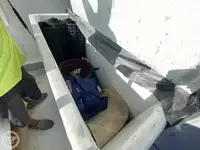 Tàu kéo lưới để bán