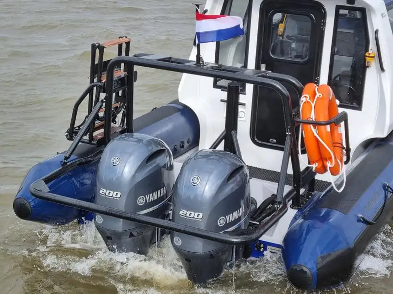 Tàu container để bán