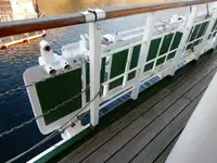 Tàu du lịch để bán