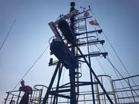 Tàu kéo để bán