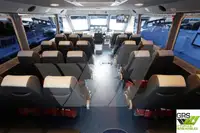 Tàu chở thủy thủ đoàn để bán