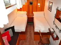 Khách sạn nổi để bán