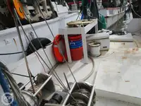Tàu kéo lưới để bán