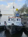 Tàu kéo để bán