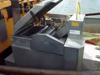 Tàu kéo lưới để bán