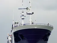 Tàu câu dài để bán